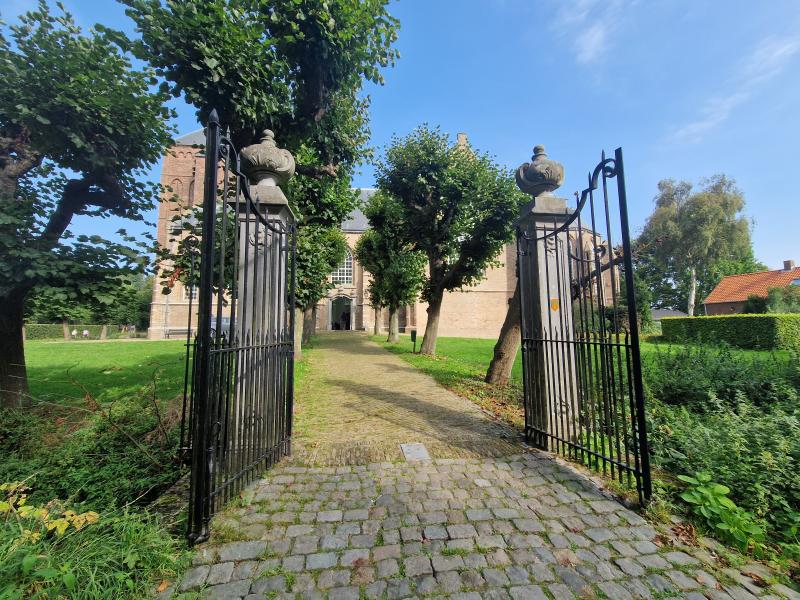 poort lambertuskerk entree