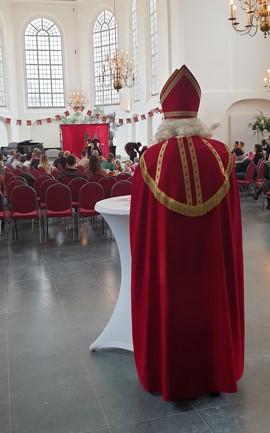 Sint in kerk