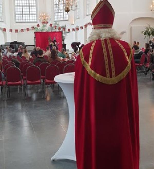 Sint in kerk