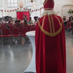 Sint in kerk